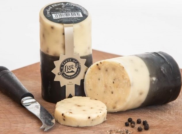 Cracked black peppercorn cheddar